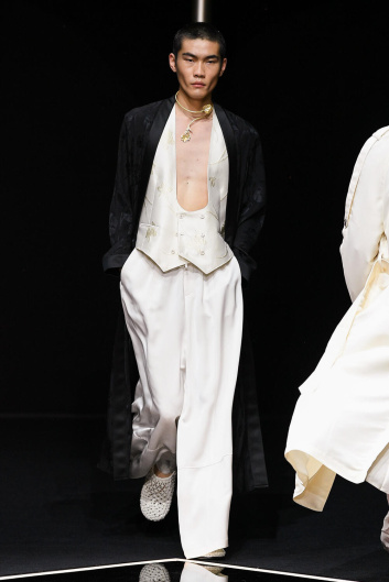Fotoservizio/SS 2024/MEN/SFILATA/EMPORIO ARMANI/DP2/0