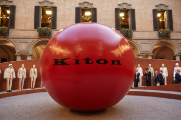Fotoservizio/SS 2024/MEN/SFILATA/KITON/DP2/65