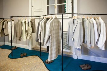 Fotoservizio/SS 2024/MEN/PRESENTAZIONE/CORNELIANI/DP2/4