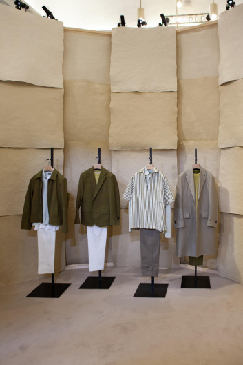 Fotoservizio/SS 2024/MEN/PRESENTAZIONE/CORNELIANI/DP2/14