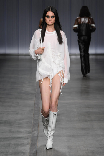 Fotoservizio/SS 2024/WOMEN/SFILATA/ICEBERG/DP2/14