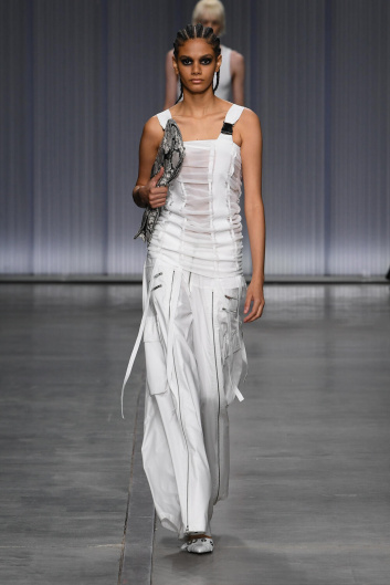 Fotoservizio/SS 2024/WOMEN/SFILATA/ICEBERG/DP2/15