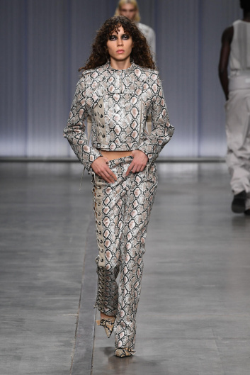 Fotoservizio/SS 2024/WOMEN/SFILATA/ICEBERG/DP2/29