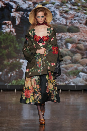 Fotoservizio/SS 2024/WOMEN/SFILATA/ANTONIO MARRAS/DP2/16