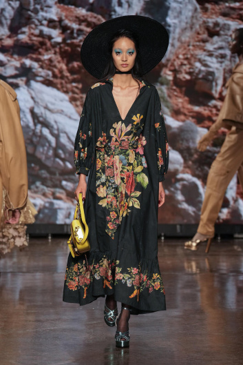 Fotoservizio/SS 2024/WOMEN/SFILATA/ANTONIO MARRAS/DP2/17