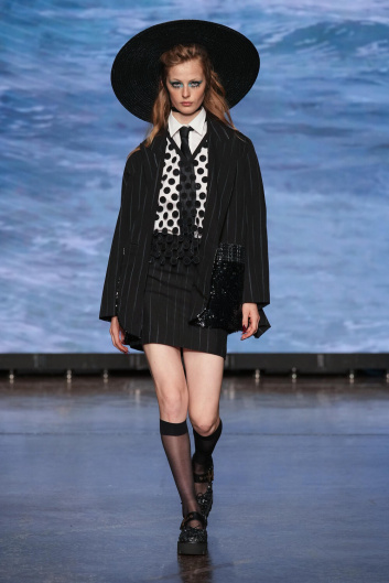 Fotoservizio/SS 2024/WOMEN/SFILATA/ANTONIO MARRAS/DP2/1