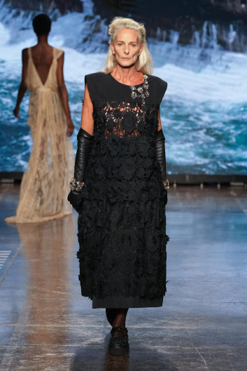 Fotoservizio/SS 2024/WOMEN/SFILATA/ANTONIO MARRAS/DP2/22