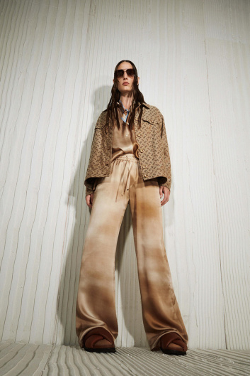 Fotoservizio/SS 2024/WOMEN/PRESENTAZIONE/HERNO/DP2/0