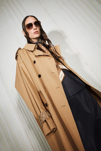 Fotoservizio/SS 2024/WOMEN/PRESENTAZIONE/HERNO/DP2/2