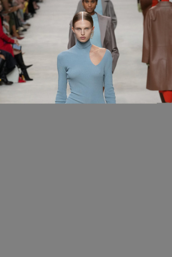 Fotoservizio/SS 2024/WOMEN/SFILATA/FENDI/DP2/3
