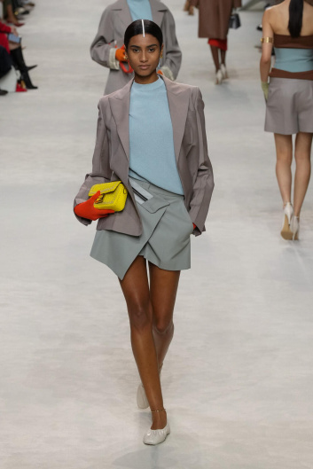 Fotoservizio/SS 2024/WOMEN/SFILATA/FENDI/DP2/4