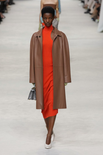 Fotoservizio/SS 2024/WOMEN/SFILATA/FENDI/DP2/1