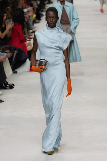 Fotoservizio/SS 2024/WOMEN/SFILATA/FENDI/DP2/13