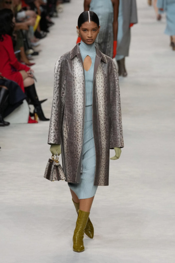 Fotoservizio/SS 2024/WOMEN/SFILATA/FENDI/DP2/16