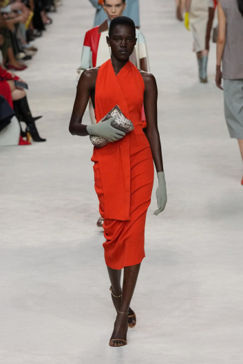 Fotoservizio/SS 2024/WOMEN/SFILATA/FENDI/DP2/10