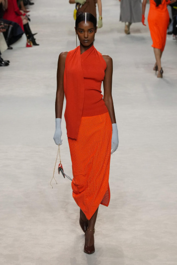 Fotoservizio/SS 2024/WOMEN/SFILATA/FENDI/DP2/21