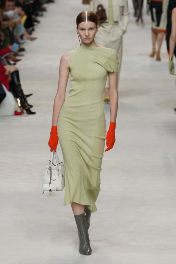 Fotoservizio/SS 2024/WOMEN/SFILATA/FENDI/DP2/33