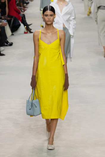 Fotoservizio/SS 2024/WOMEN/SFILATA/FENDI/DP2/37