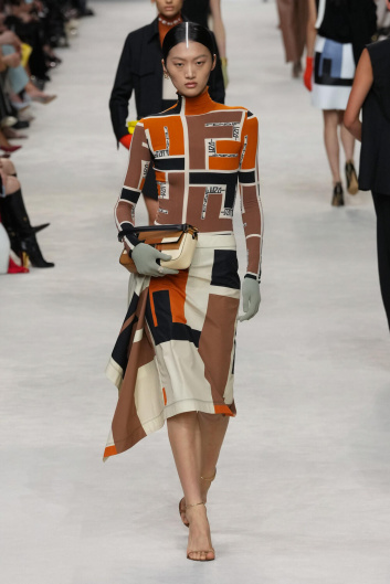 Fotoservizio/SS 2024/WOMEN/SFILATA/FENDI/DP2/29