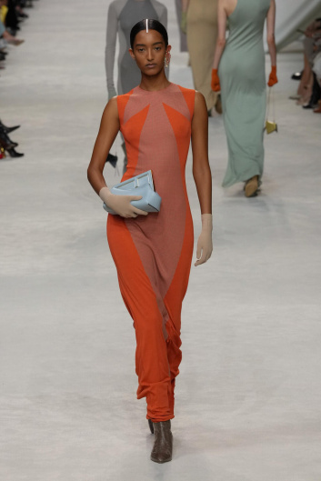 Fotoservizio/SS 2024/WOMEN/SFILATA/FENDI/DP2/48