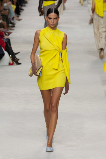 Fotoservizio/SS 2024/WOMEN/SFILATA/FENDI/DP2/40