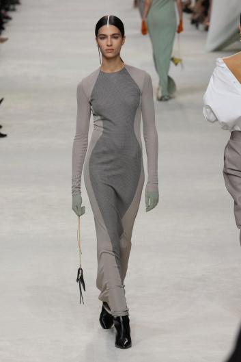 Fotoservizio/SS 2024/WOMEN/SFILATA/FENDI/DP2/49