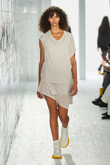Fotoservizio/SS 2024/WOMEN/SFILATA/ONITSUKA TIGER/DP2/20