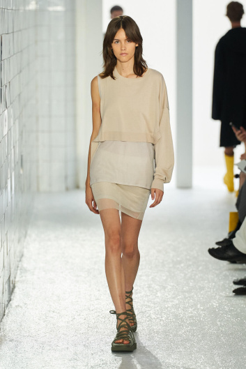 Fotoservizio/SS 2024/WOMEN/SFILATA/ONITSUKA TIGER/DP2/23