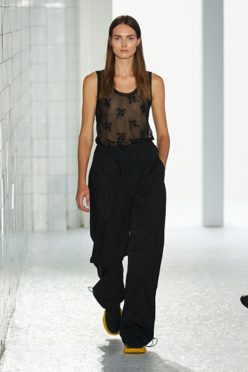 Fotoservizio/SS 2024/WOMEN/SFILATA/ONITSUKA TIGER/DP2/15