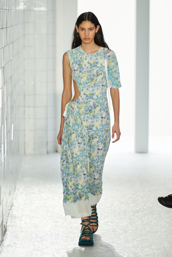 Fotoservizio/SS 2024/WOMEN/SFILATA/ONITSUKA TIGER/DP2/36