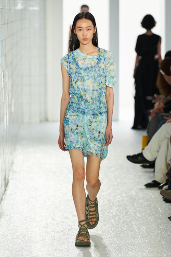 Fotoservizio/SS 2024/WOMEN/SFILATA/ONITSUKA TIGER/DP2/37