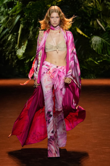 Fotoservizio/SS 2024/WOMEN/SFILATA/ROBERTO CAVALLI/DP2/0