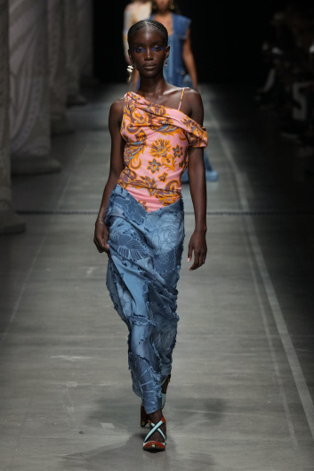 Fotoservizio/SS 2024/WOMEN/SFILATA/ETRO/DP2/5