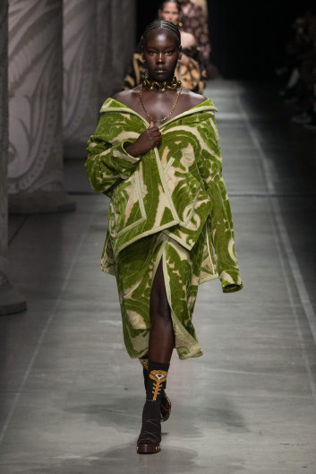 Fotoservizio/SS 2024/WOMEN/SFILATA/ETRO/DP2/2