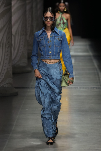 Fotoservizio/SS 2024/WOMEN/SFILATA/ETRO/DP2/8