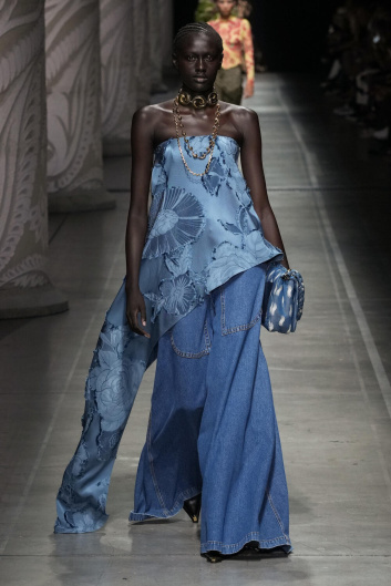 Fotoservizio/SS 2024/WOMEN/SFILATA/ETRO/DP2/0