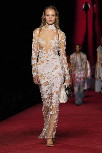 Fotoservizio/SS 2024/WOMEN/SFILATA/DIESEL/DP2/0