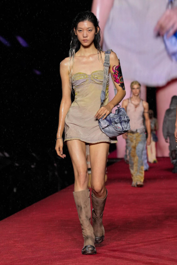 Fotoservizio/SS 2024/WOMEN/SFILATA/DIESEL/DP2/11