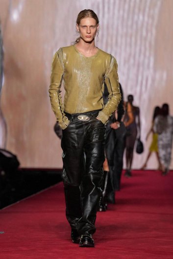 Fotoservizio/SS 2024/WOMEN/SFILATA/DIESEL/DP2/4