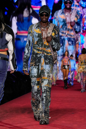 Fotoservizio/SS 2024/WOMEN/SFILATA/DIESEL/DP2/18