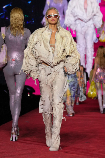 Fotoservizio/SS 2024/WOMEN/SFILATA/DIESEL/DP2/14