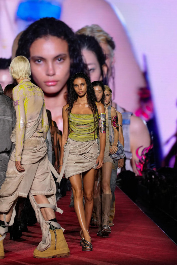 Fotoservizio/SS 2024/WOMEN/SFILATA/DIESEL/DP2/32
