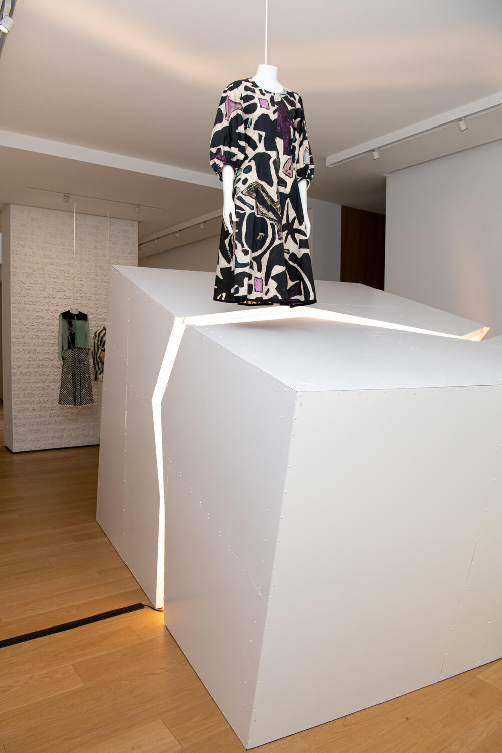 WEEKEND MAX MARA BY ARTHUR ARBESSER