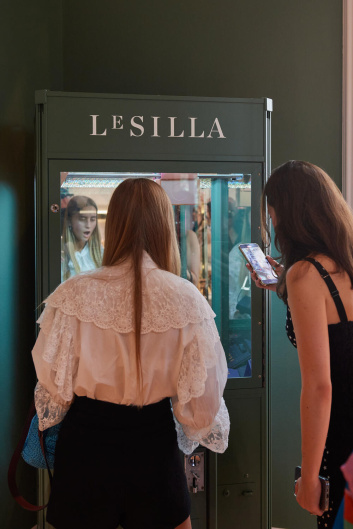 Fotoservizio/SS 2024/WOMEN/PRESENTAZIONE/LE SILLA/DP2/1
