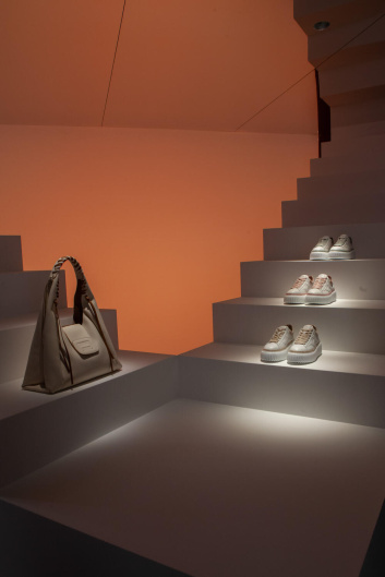 Fotoservizio/SS 2024/WOMEN/PRESENTAZIONE/HOGAN/DP2/2