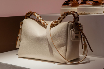 Fotoservizio/SS 2024/WOMEN/PRESENTAZIONE/HOGAN/DP2/18