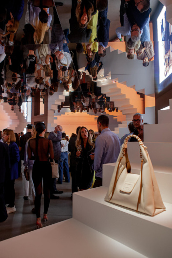 Fotoservizio/SS 2024/WOMEN/PRESENTAZIONE/HOGAN/DP2/15