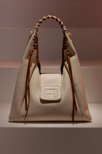 Fotoservizio/SS 2024/WOMEN/PRESENTAZIONE/HOGAN/DP2/29