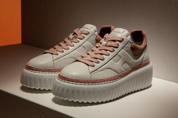 Fotoservizio/SS 2024/WOMEN/PRESENTAZIONE/HOGAN/DP2/30