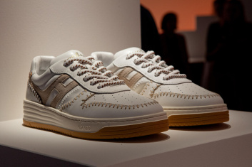 Fotoservizio/SS 2024/WOMEN/PRESENTAZIONE/HOGAN/DP2/25